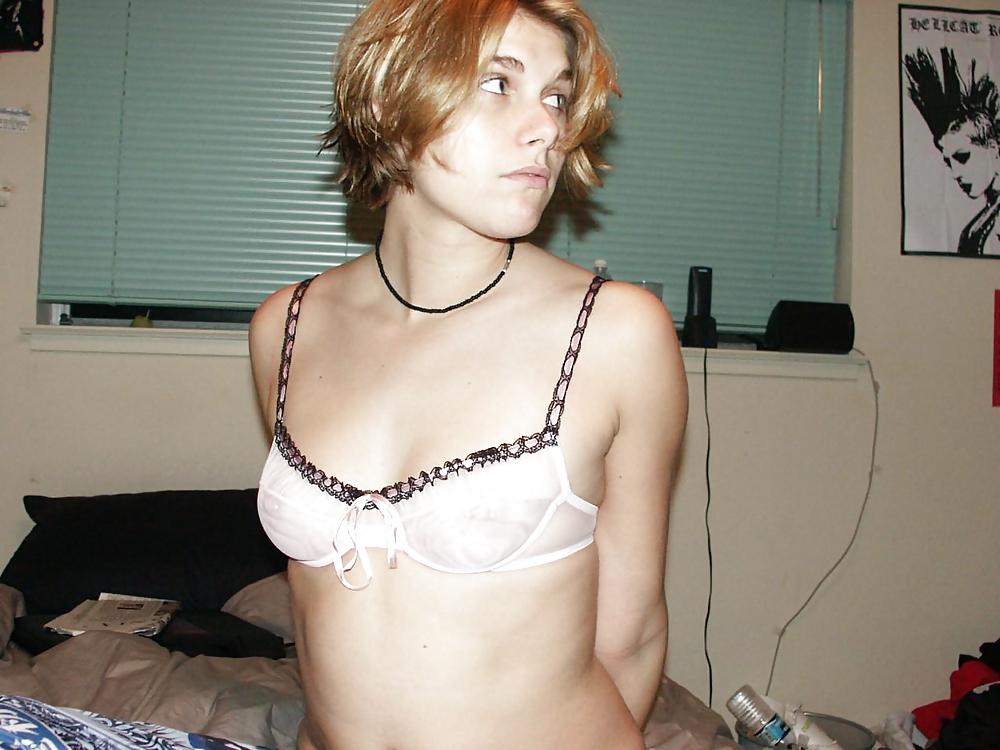 NATHALIE 21 YO adult photos