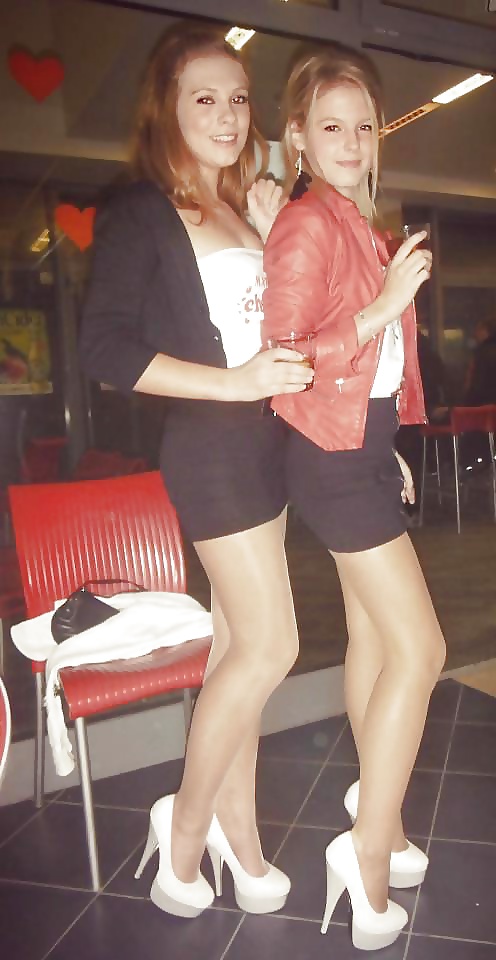 pantyhose pose10.1 adult photos
