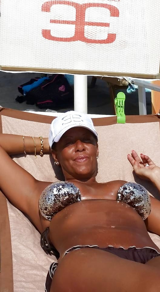 Italian MILF  Ada fb adult photos