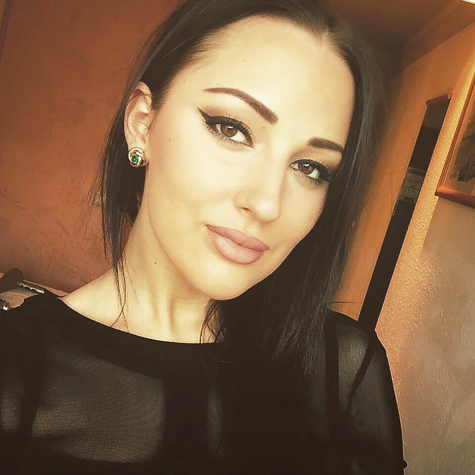 BOSNIAN AND SERBIAN POP STARS-JUST FOR TRIBUTE adult photos