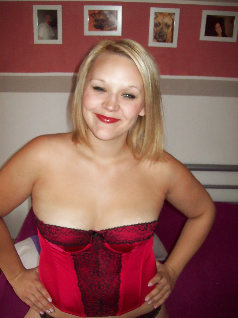 Blonde Foot Fetish Slut From,SmutDates adult photos