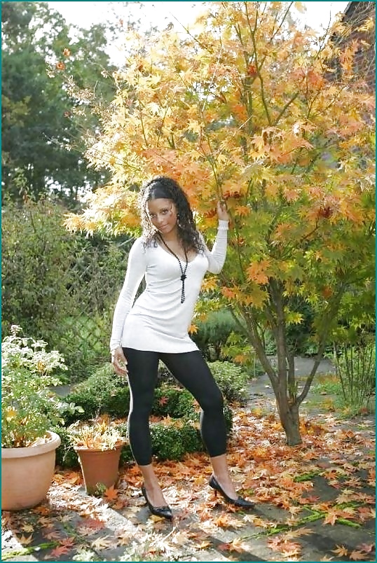 HOT HOT Girls 2 adult photos