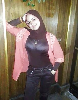 collection of arab big boobs, big ass, hijab and high heels adult photos