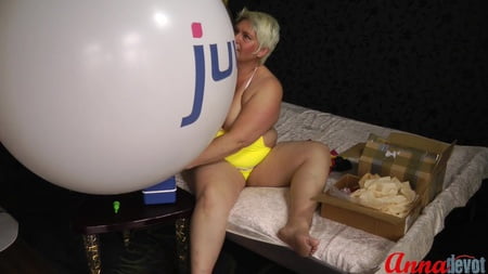 the new balloon inflating machine         