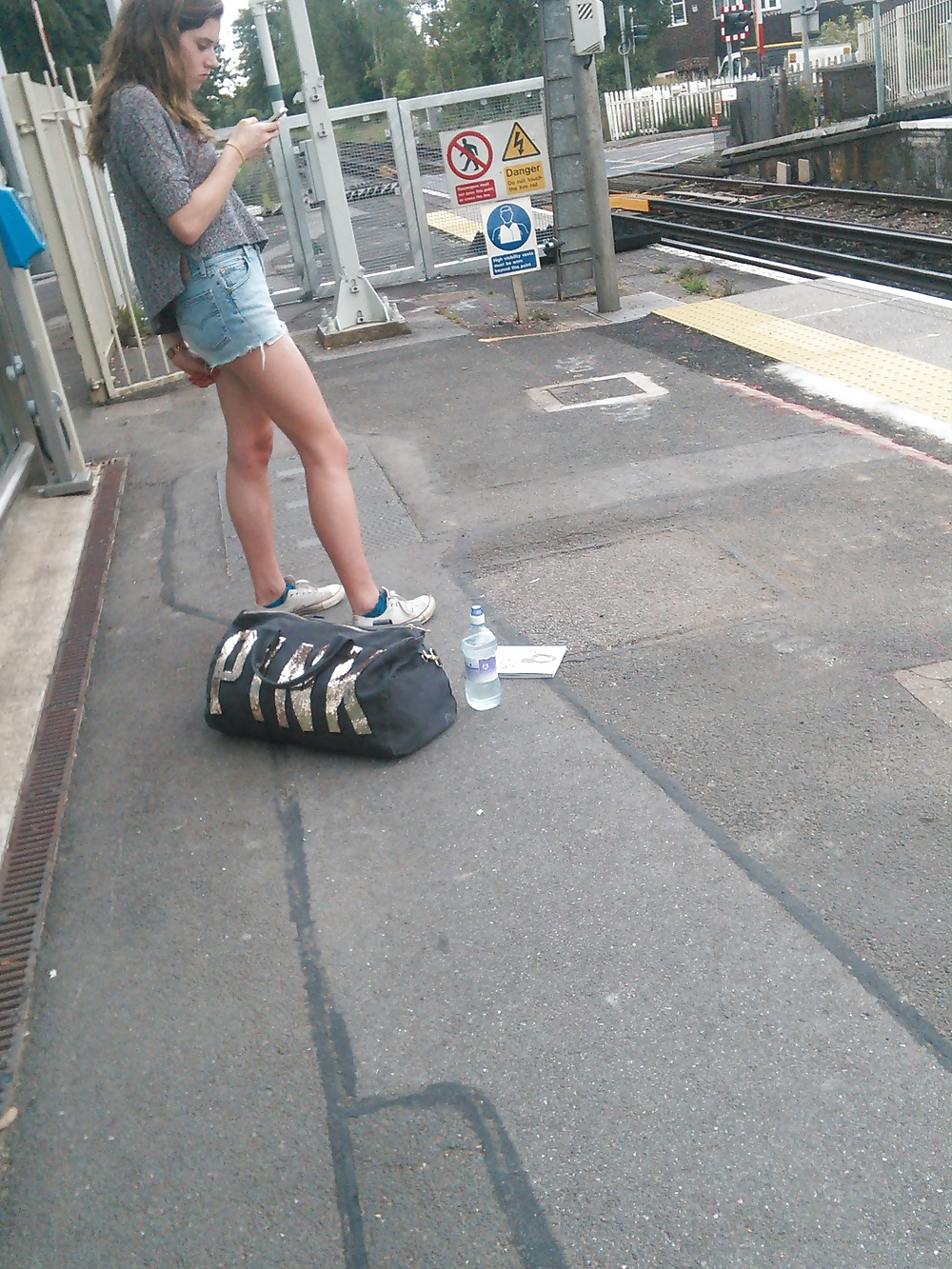 Londonperv's Candids 2014 - June vol 10 (Train Perving) adult photos