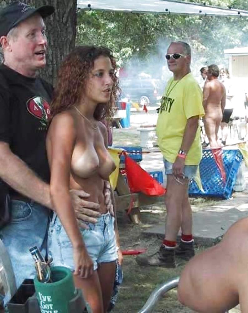 REALLY HOT GIRLS IN PUBLIC 01 adult photos