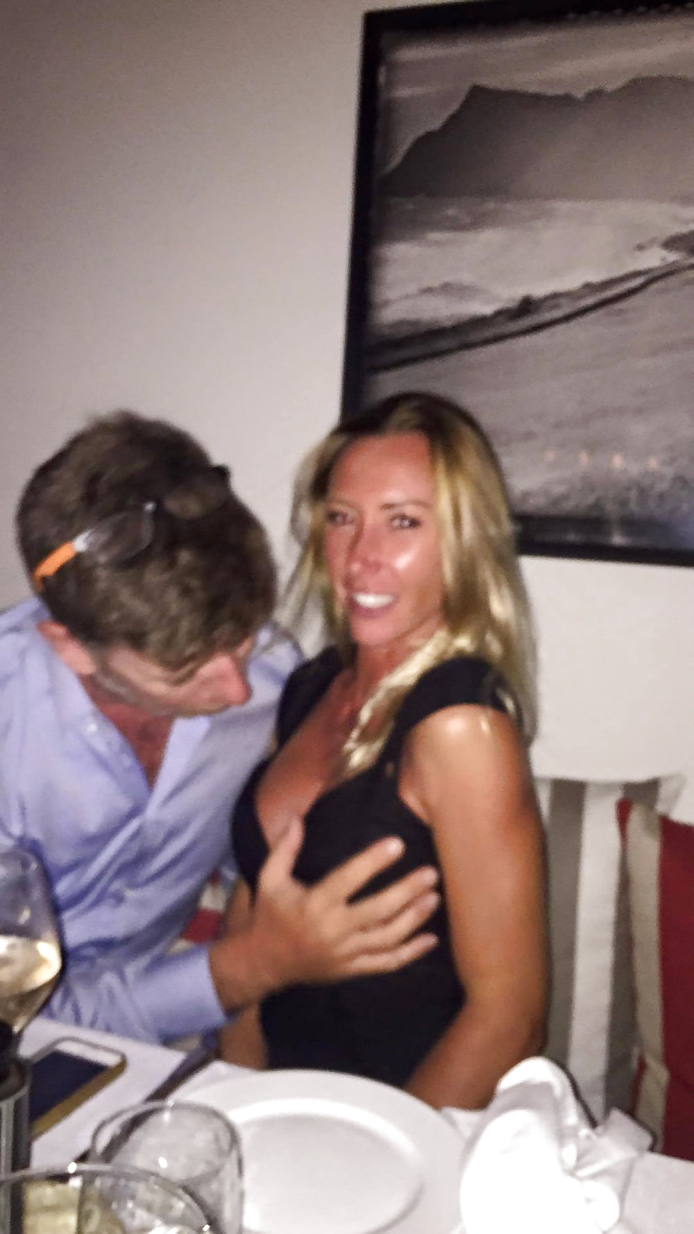 Pute blonde adult photos