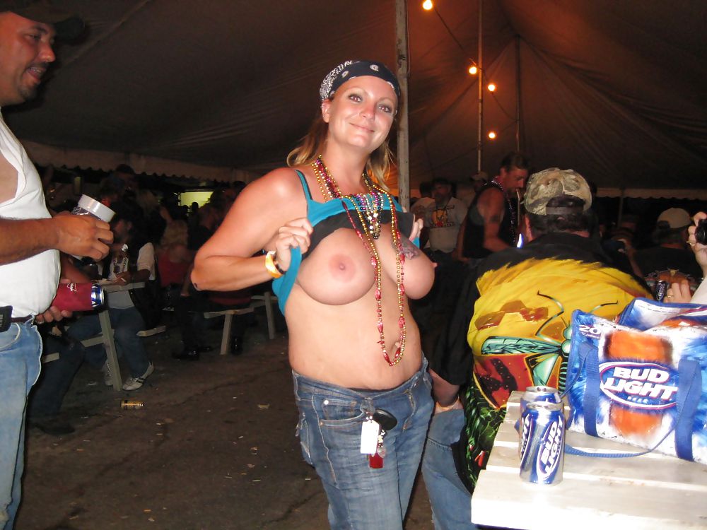 Housewives showing for us adult photos