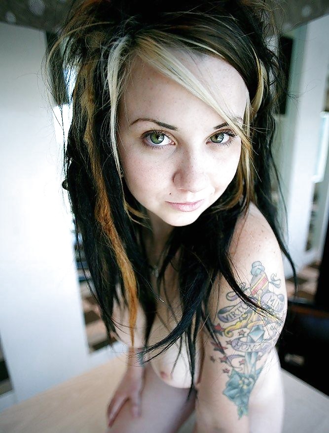HOT EMO CHICK adult photos