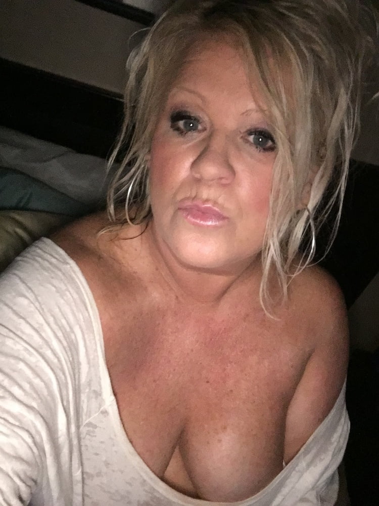 Bbw Blonde Milf Flashing Big Tits From Work And More 12 Bilder