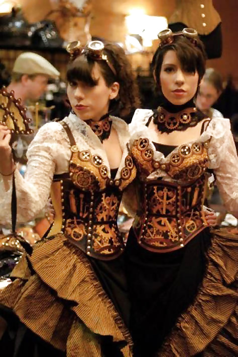 STEAMPUNK CHICKS From DRAGONCON adult photos