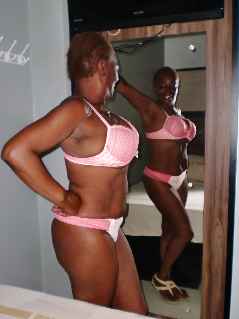 Brazilian granny 035 adult photos