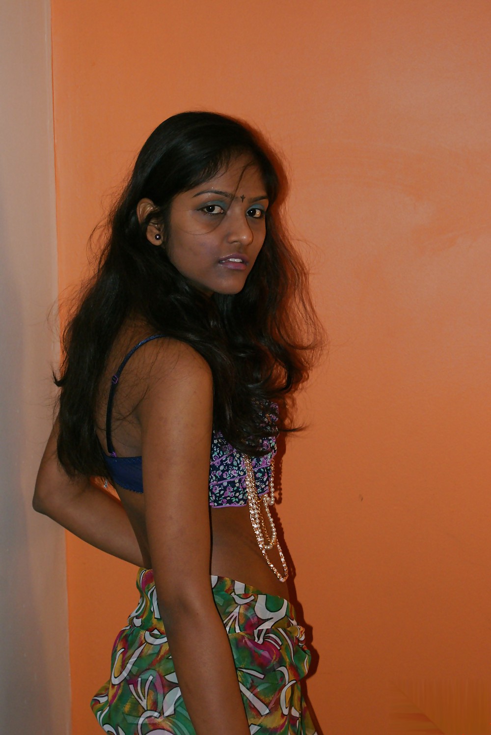 Divya Yogesh aka Meena adult photos