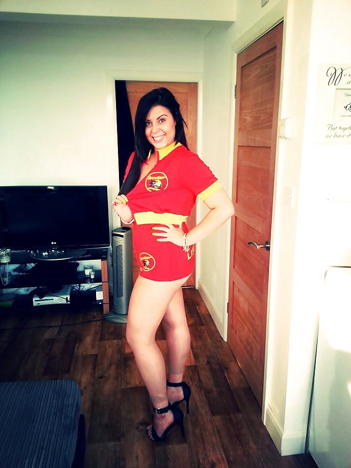 Kirsty Rose Sanderson adult photos