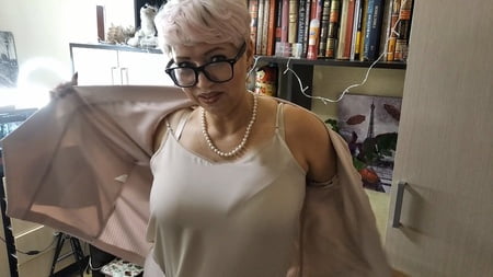 hot striptease and vegetables a fist in a mature wet cunt         