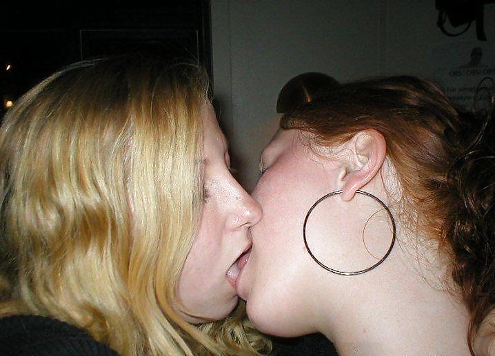 Kissing girls 3 adult photos