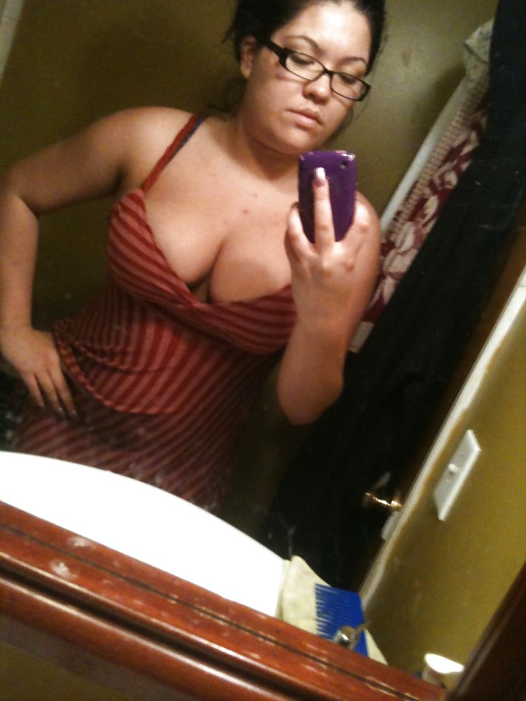 IslandGrl From,SmutDates.com adult photos