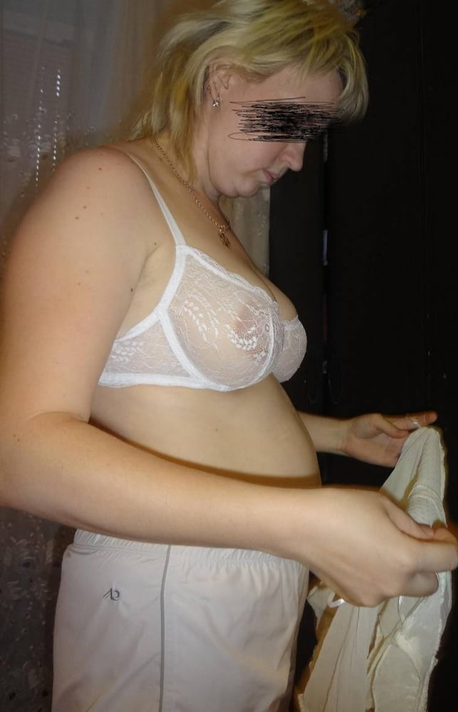 Wife in a bra - 7 Photos 