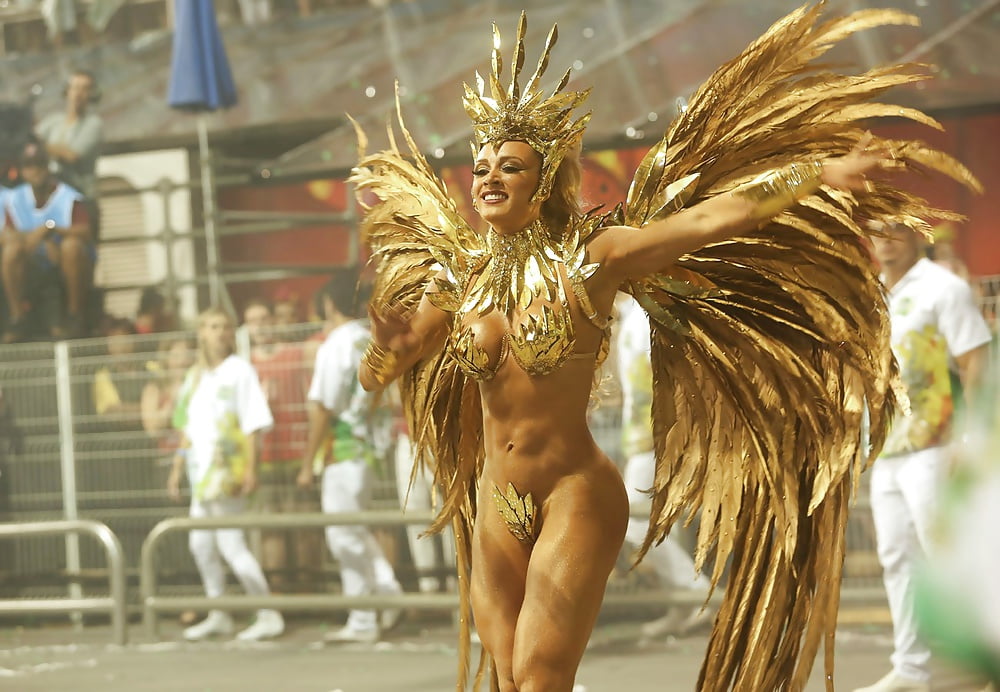Rio Carnival Sees Naked Body Paint, Thongs And Slave
