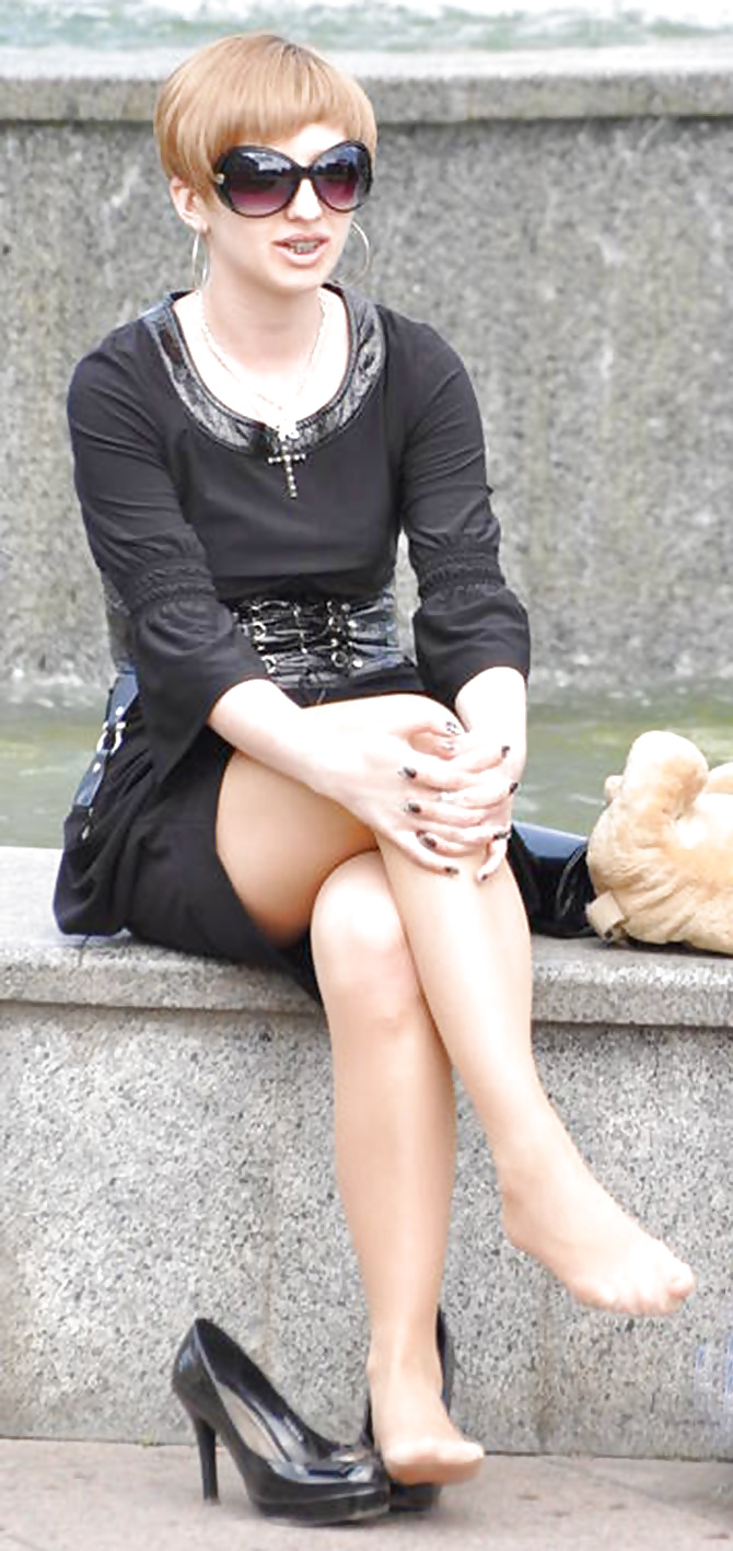 Nylon upskirt - STREET VIEW 14 adult photos