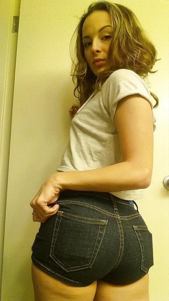 Miss Hittablunt nice booty adult photos