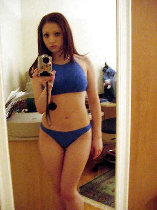 SEXY brunette teen make selfshots 3 adult photos