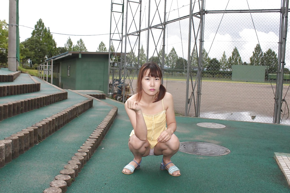 Japanese amateur outdoor 033 adult photos