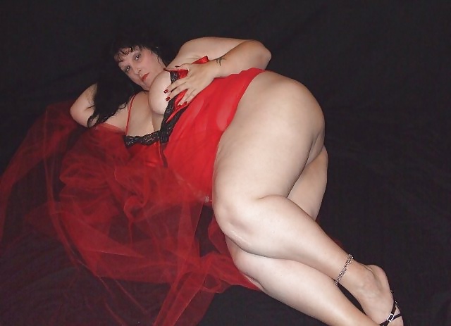 Red Hot Mature BBW adult photos