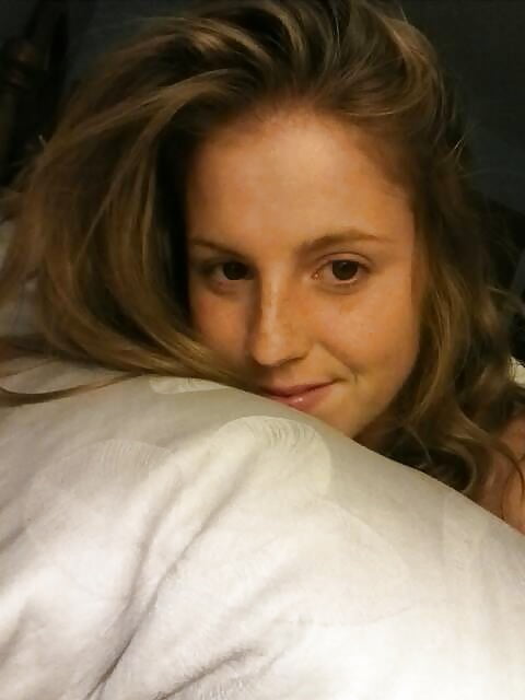 Hot Young Girl Cell Phone Pics adult photos