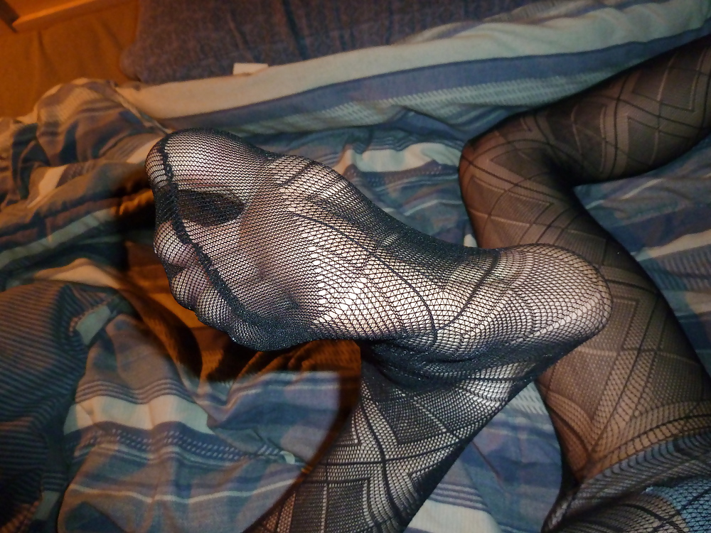 pretty feet adult photos