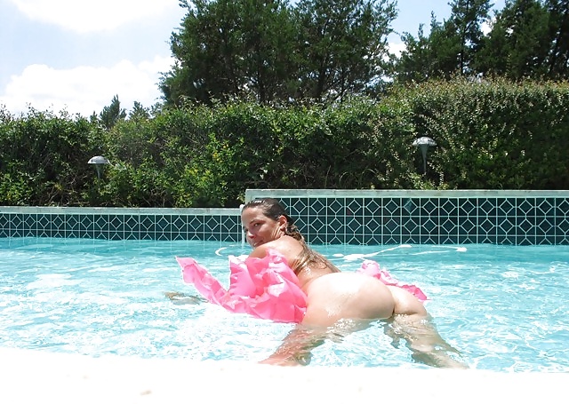 busty brunette milf adult photos