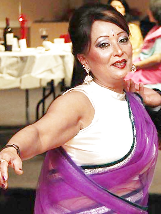 Mrs. Mahat (super sexy nepali aunty) adult photos
