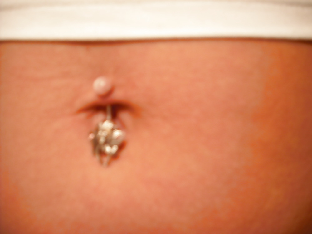 Innys & pierced Bellybuttons adult photos