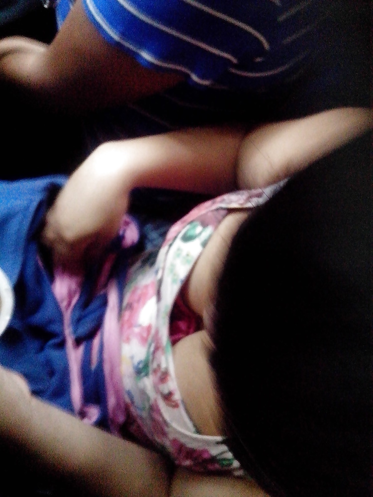 Novinha no onibus adult photos