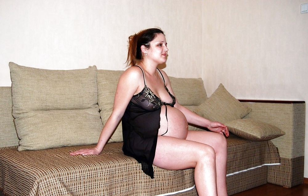 Pregnant beauty! Amateur! adult photos