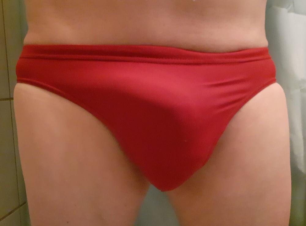 Speedos - 6 Photos 