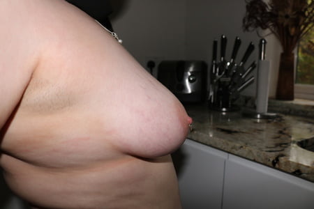 posing nude in hijab         