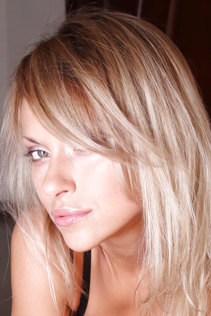 IRYNA 01 adult photos