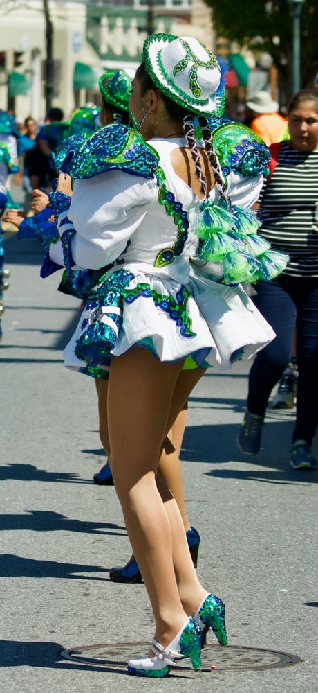 Latino Parade Dancers in Pantyhose - Slim Legs - 21 Photos 