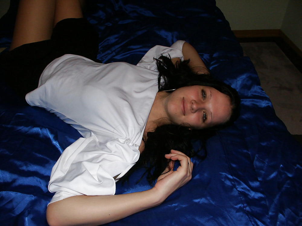 BEAUTIFUL AMATEUR TEEN FROM BERLIN III adult photos