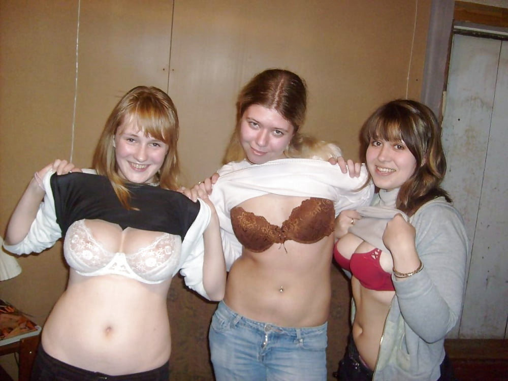 Ruth zeigt ihre Brueste adult photos