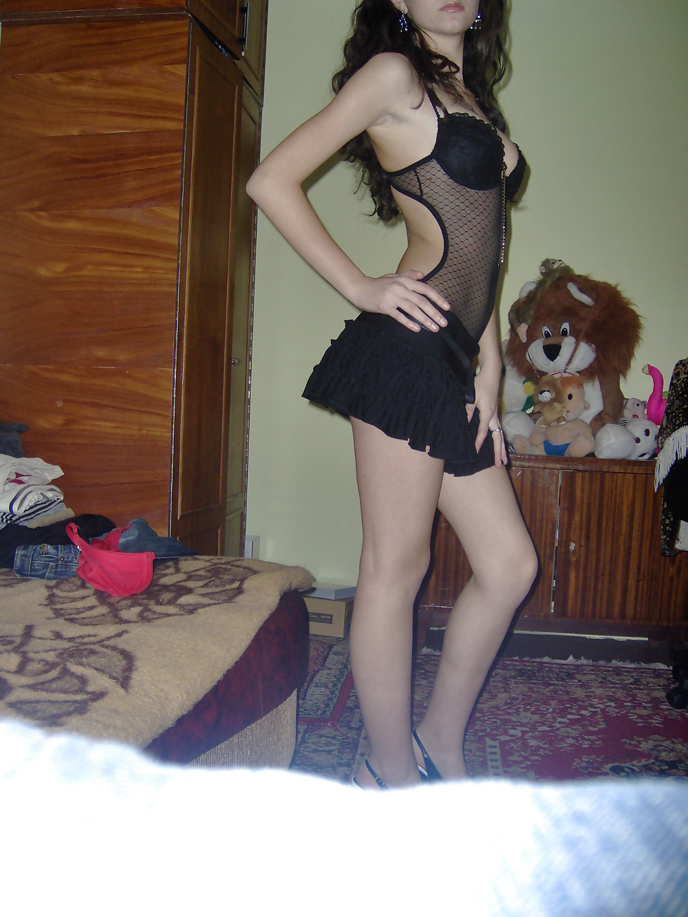 Romanian girl nice tits and ass adult photos