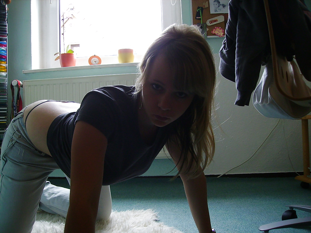 Stolen Pics - Blonde Teen Laura Part 2 adult photos