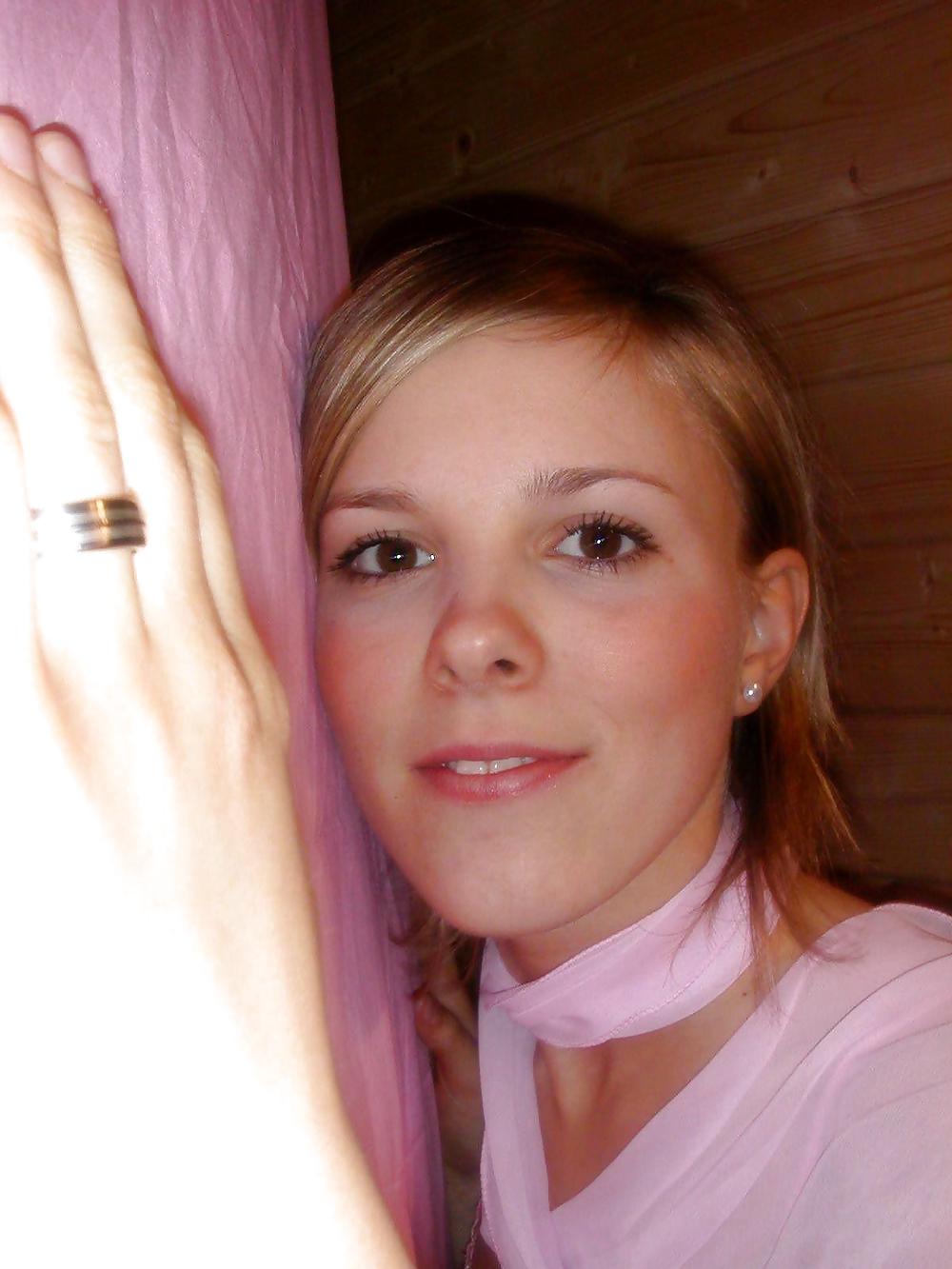 ALICE 18 YEARS OLD adult photos