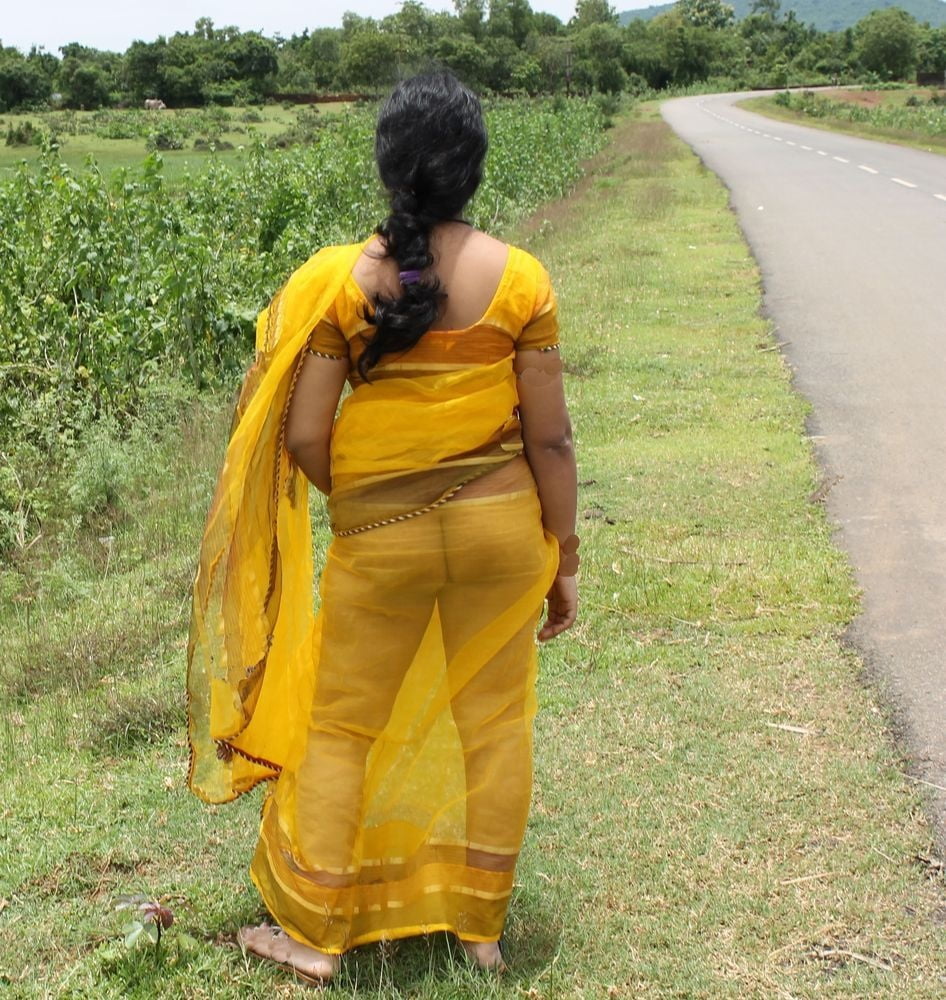 Sri lankan aunty outdoor flash - 4 Pics xHamster
