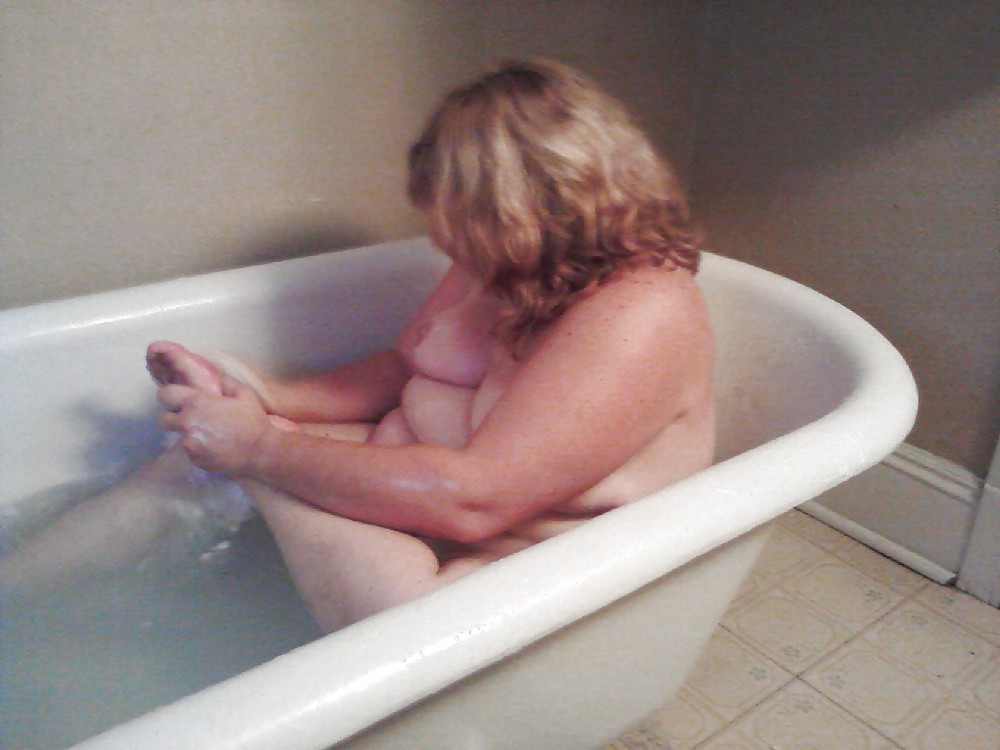 Me takin bath adult photos