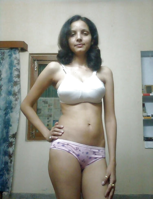 Complete Set 1: Cute Girlfriend adult photos