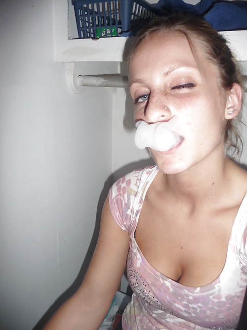 Smoker Girls adult photos