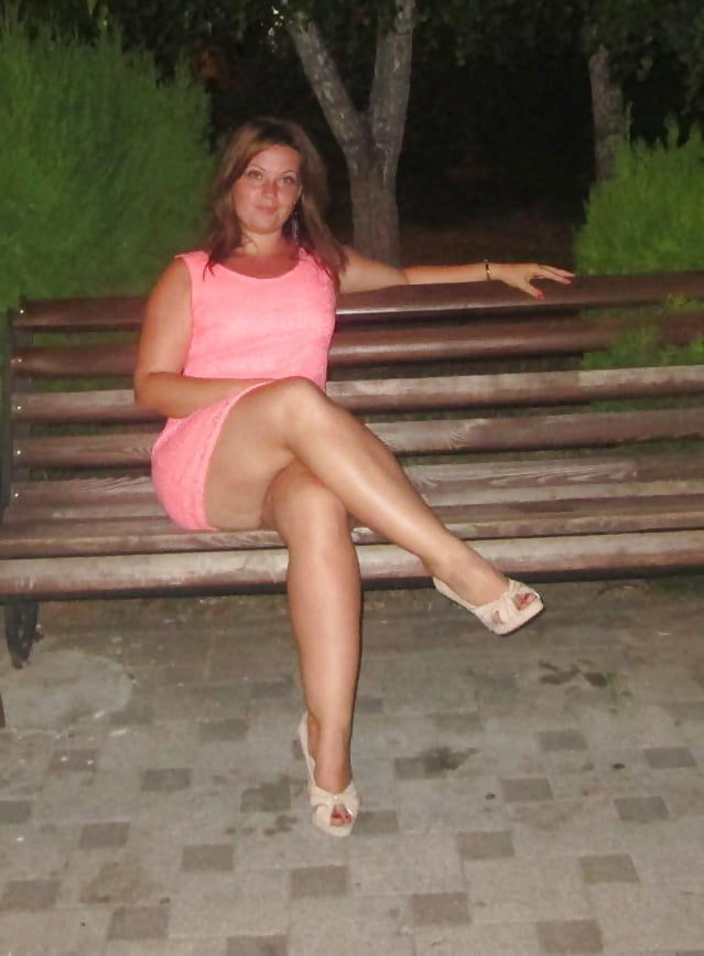 Full thighs in the mini 261 adult photos