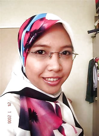 Favourite Malay teen tudung 14